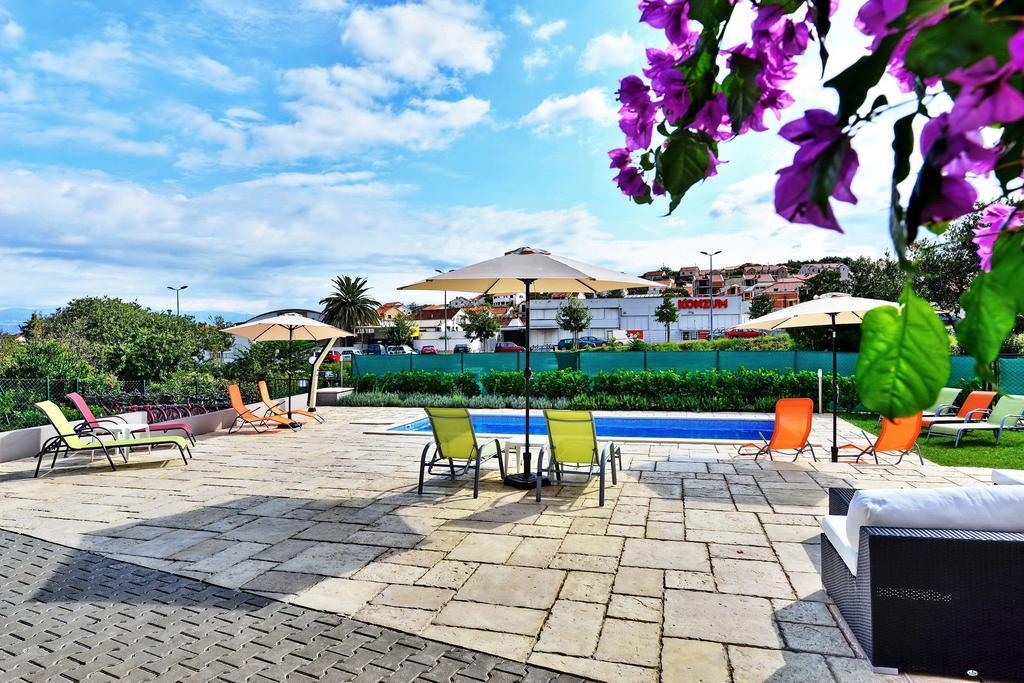 Bretia Apartments Sutivan Exterior foto